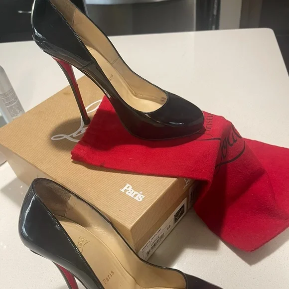 Christian Louboutin Almond Toe Patent Pump - Picture 1 of 7